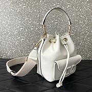 Valentino Garavani Locò Bucket Bag In White Leather - H7.5