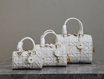 	 Dior Groove Bag White Macrocannage Calfskin