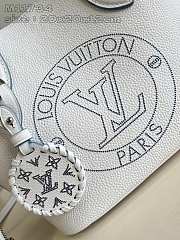 Louis Vuitton Blossom PM Mahina perforated calfskin  - 4