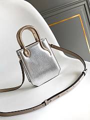 Bvlgari Serpentine Tote in silver Striated calf leather 13 X 17.5 X 5.5Cm - 1