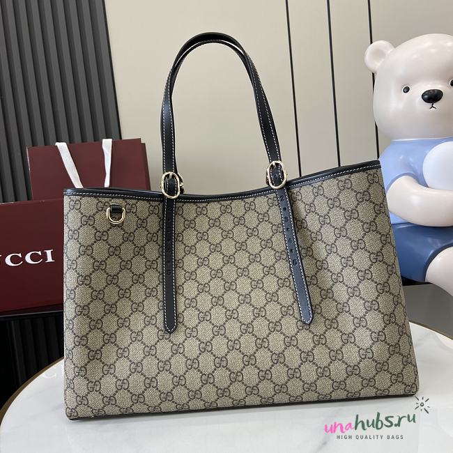 Gucci GG Emblem medium tote bag in brown - 38x25.5x15cm - 1