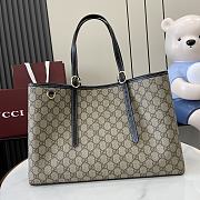 Gucci GG Emblem medium tote bag in brown - 38x25.5x15cm - 1