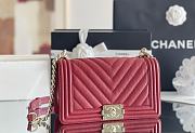 	 CHANEL Caviar Chevron Quilted Medium Boy Bag - 25x14.5x8cm - 4