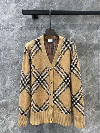 Burberry Crewneck Cardigan Check Pattern