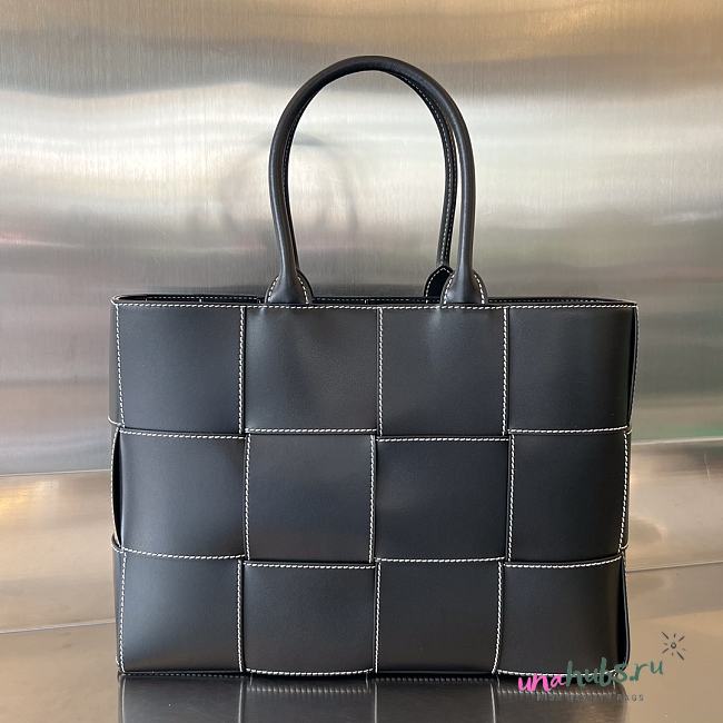 	 Bottega Veneta Arco Black With White Line Tote Bag - 37*27*9cm - 1