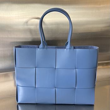 Bottega Veneta Arco Tote Bag in Blue - 37*27*9cm