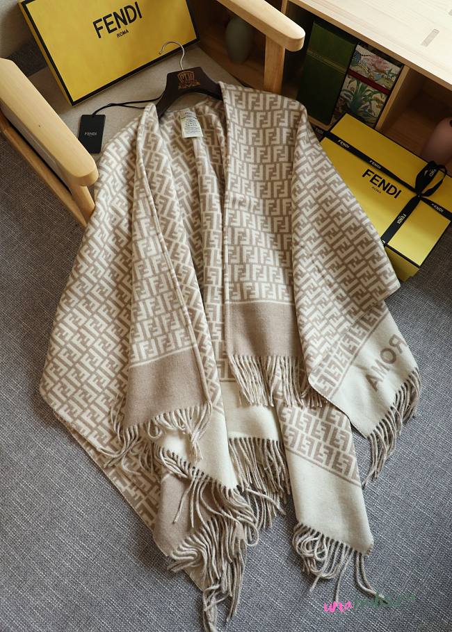 Fendi Poncho 140*140cm - 1