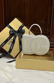 Dolce & Gabbana DG Logo Bag crossbody patent box bag - 20*15*6.5 - 4