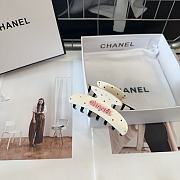 Chanel White Claw Clip - 4