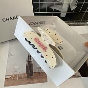 Chanel White Claw Clip - 2