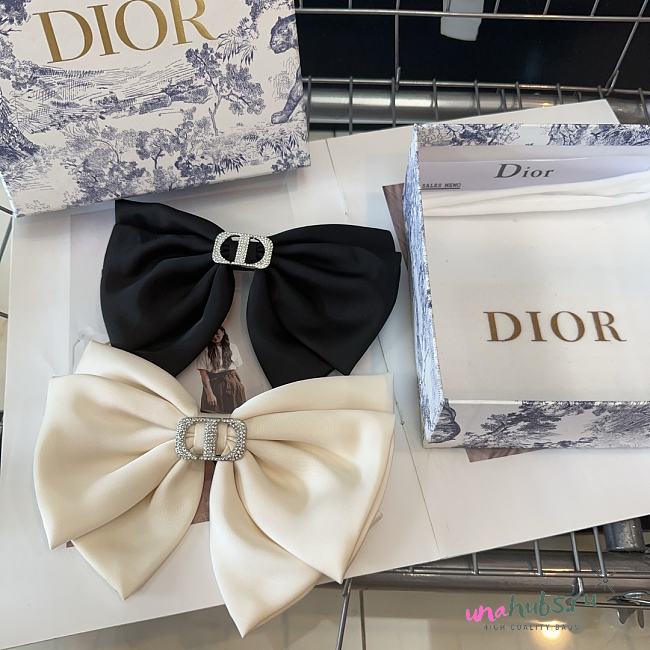 Dior Bow Hair Clip With CD Logo - 1