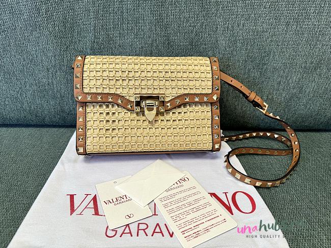 Valentino SMALL ROCKSTUD SHOULDER BAG IN WOVEN RAFFIA Natura 22.5*5*16CM - 1