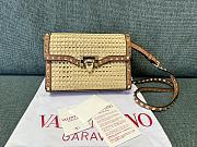 Valentino SMALL ROCKSTUD SHOULDER BAG IN WOVEN RAFFIA Natura 22.5*5*16CM - 1