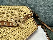 Valentino SMALL ROCKSTUD SHOULDER BAG IN WOVEN RAFFIA Natura 22.5*5*16CM - 2