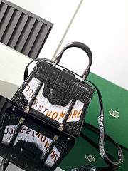 	 Goyard Saigon Small Crocodile Leather Bag - 15 cm x 7.5 cm x 20 cm  - 6