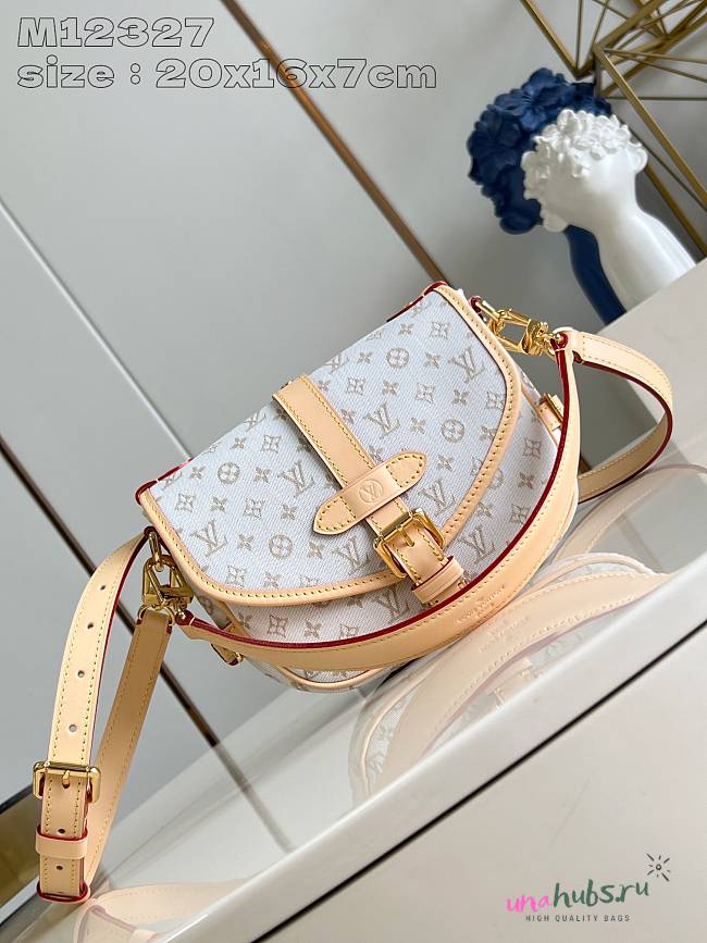 Louis Vuitton Saumur BB monogram White Bag - 20cm - 1