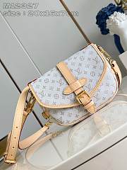 Louis Vuitton Saumur BB monogram White Bag - 20cm - 5