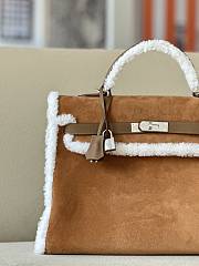 Hermes Kelly 35 Ebene Box, Veau Doblis and Shearling Teddy Retourne Palladium Hardware - 6