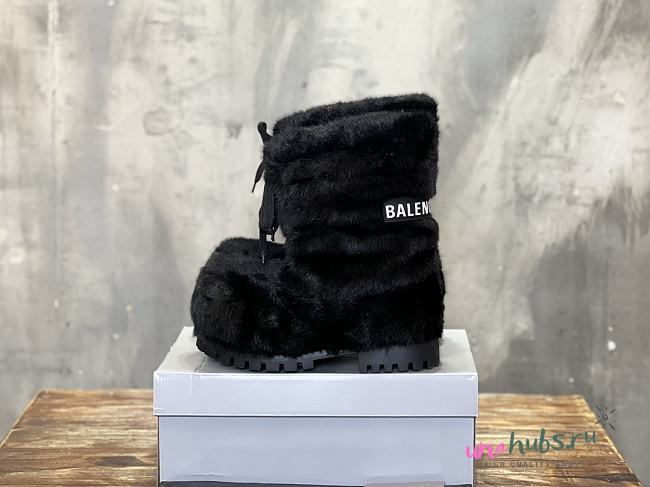 Balenciaga Alaska Low Boot in Black - 1