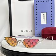 Gucci Cat-eye frame sunglasses - 1