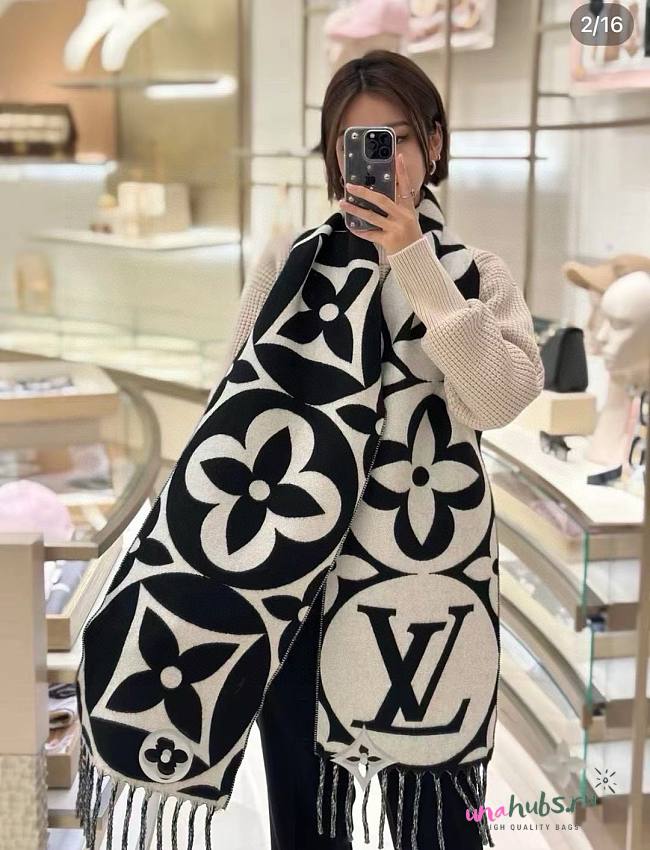 LOUIS VUITTON Wool LV Medallion Scarf - 1