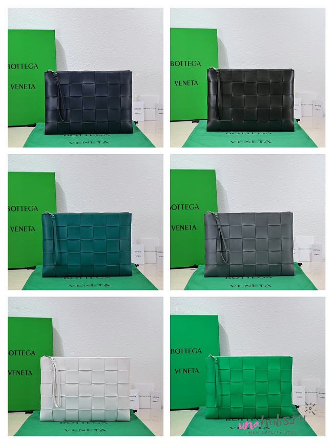 Bottega Veneta Maxi Cassette Pouch 35x25x1cm - 1