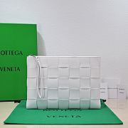 Bottega Veneta Maxi Cassette Pouch 35x25x1cm - 2