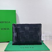 Bottega Veneta Maxi Cassette Pouch 35x25x1cm - 5