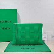 Bottega Veneta Maxi Cassette Pouch 35x25x1cm - 6