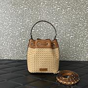 Valentino Rockstud raffia effect bucket bag 16x18x11cm - 4