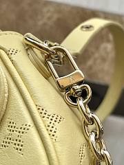 Louis Vuitton Wallet On Chain lvy Bag - 23.5 × 12 × 4.3 cm - 2