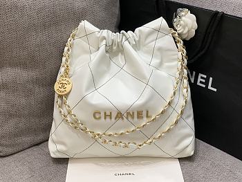 Chanel 22 Tote White Shiny Calfskin & Gold-Tone Metal - 39 × 42 × 8 cm