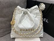 Chanel 22 Tote White Shiny Calfskin & Gold-Tone Metal - 39 × 42 × 8 cm - 2