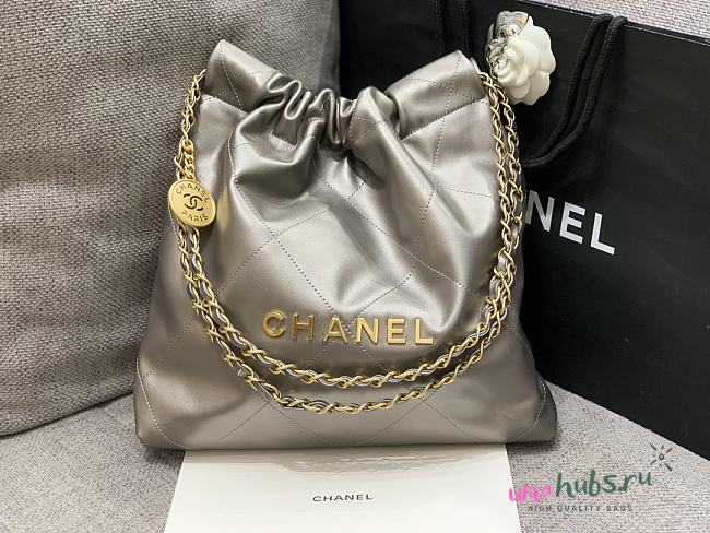 Chanel 22 Tote Grey Shiny Calfskin & Gold-Tone Metal - 39 × 42 × 8 cm - 1