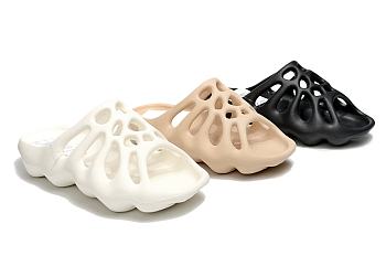 Yeezy 450 Slides