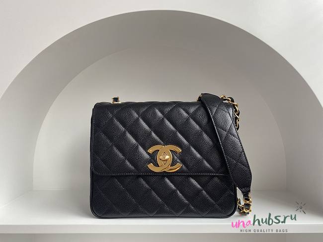 	 Chanel Vintage Flap Bag Caviar Leather in Black 25x20x9cm - 1