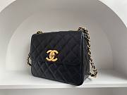 	 Chanel Vintage Flap Bag Caviar Leather in Black 25x20x9cm - 5