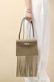 	 Hermes Kelly Danse Anate Taupe Swift Bag - 22x 17 x 7cm - 4