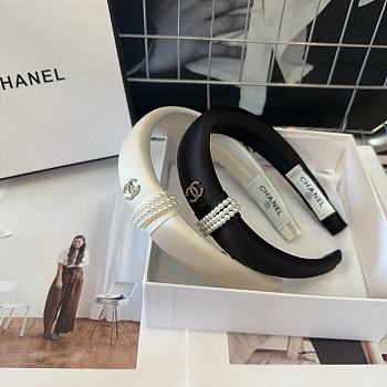 Chanel Pearl and Gold CC Logo Headband