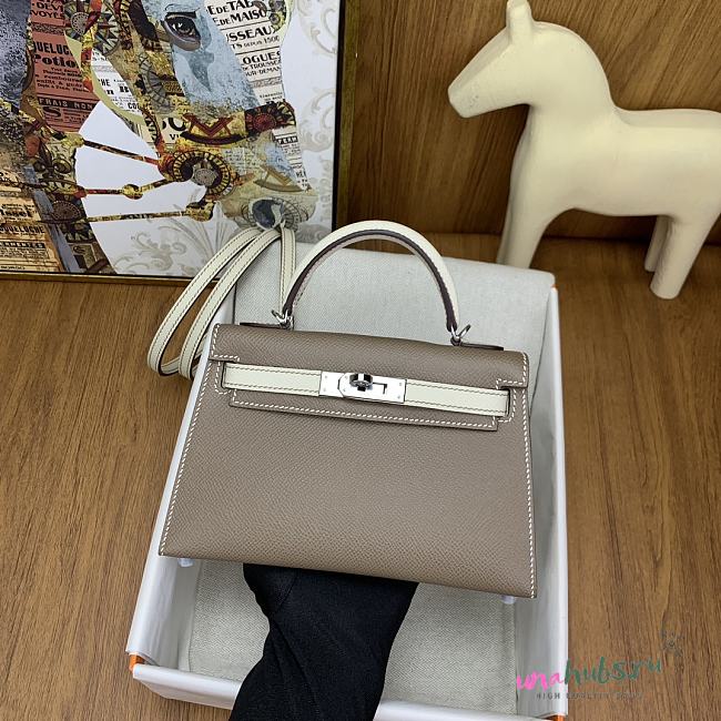 	 Hermes Mini Kelly Epsom Leather Taupe With White Strap 19cm - 1