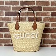 Gucci Medium straw tote with Gucci patch - 1