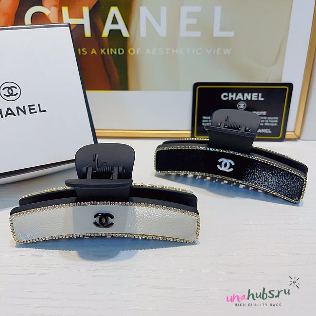 Chanel Claw Clip Leather - 1