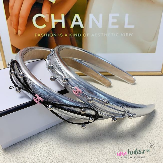 Chanel Silver Leather Headband - 1