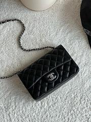 Chanel Classic Flap Bag Black 20cm - 2