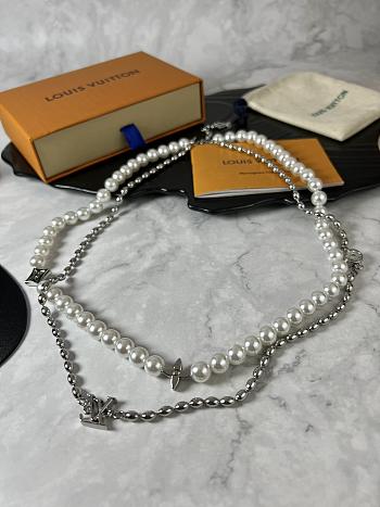 Louis Vuitton Pearl & Silver Neckalce