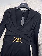 Versace Belt detailed hooded dress - 2