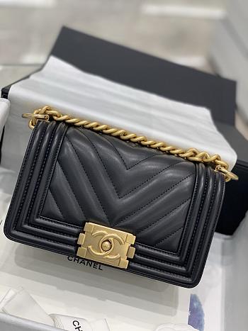 Chanel Le Boy 20cm Chevron Black Lambskin Gold Hardware