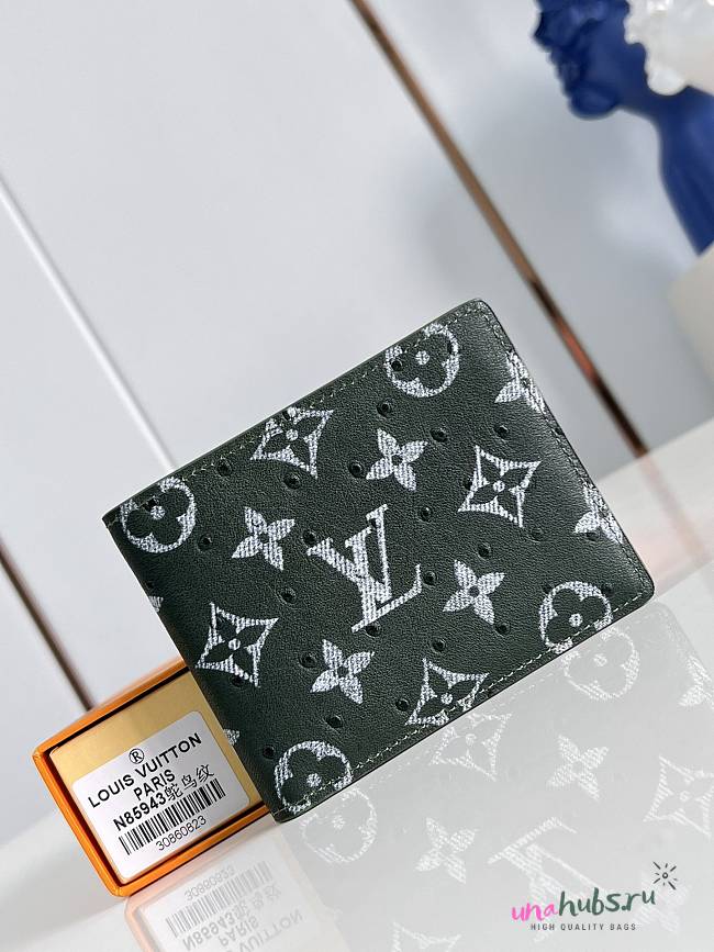 Louis Vuitton Multiple Wallet Green Color 11.5 x 9 x 1.5cm - 1