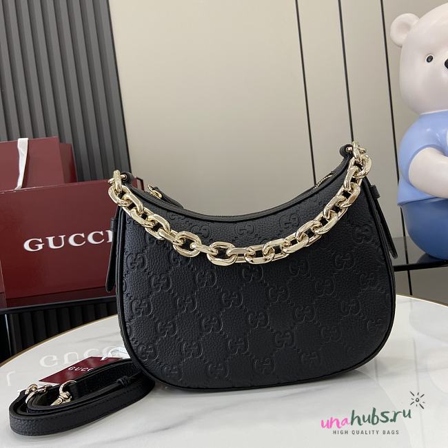 Gucci Emblem Small Shoulder Bag 25.5x 20x 5cm - 1