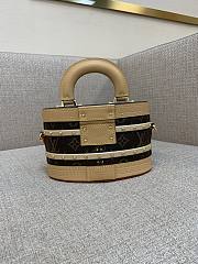 Louis Vuitton Ellis Bag 19.5 x 12 x 11.5 cm - 5